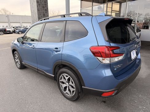 Certified 2023 Subaru Forester Premium image 3