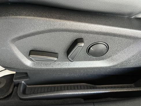 Used 2024 Ford Edge SEL w/ Convenience Package image 16