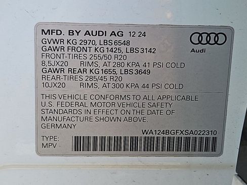 Used 2025 Audi Q6 e-tron Premium Plus w/ Premium Plus AWD/4WD image 30