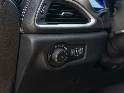 Used 2024 Chrysler Pacifica Touring-L w/ S Appearance Package image 20