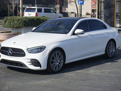 Used 2022 Mercedes-Benz E 350 Sedan w/ AMG Line Exterior image 2