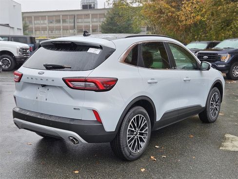New 2025 Ford Escape SE w/ PHEV Premium Package image 5
