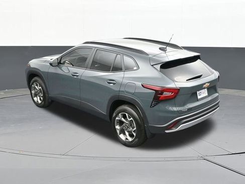 Used 2025 Chevrolet Trax LT FWD image 56