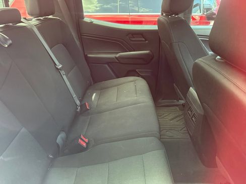 Used 2024 Chevrolet Colorado W/T w/ Technology Package RWD image 6