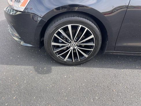 Used 2016 Volkswagen Jetta Sport image 8