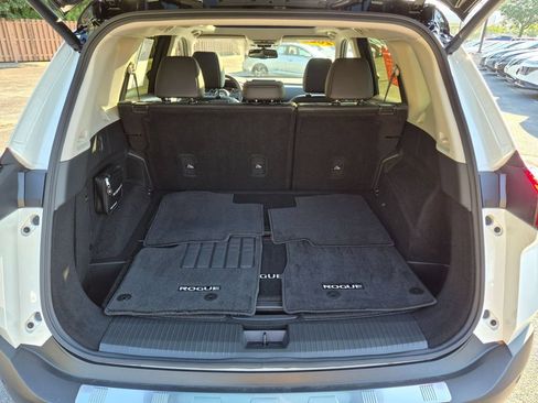 Used 2023 Nissan Rogue SL AWD/4WD image 10