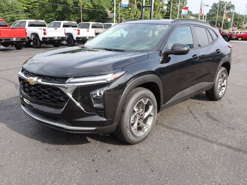 New 2026 Chevrolet Trax LT FWD image 12