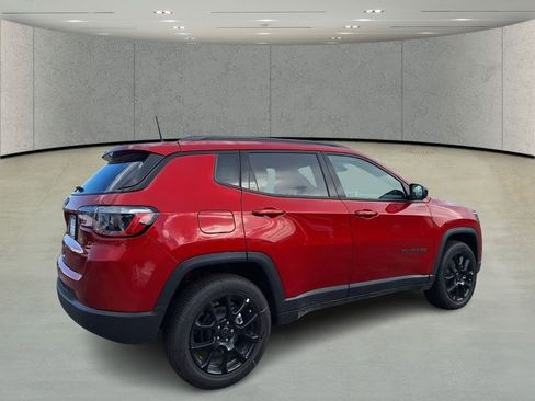 New 2026 Jeep Compass Latitude image 10
