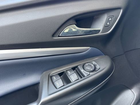 Used 2023 Chevrolet Bolt EUV LT w/ Convenience Package FWD image 12