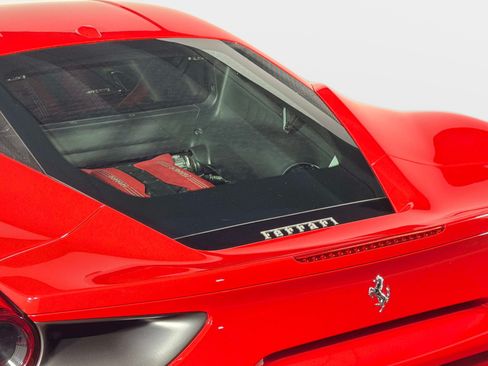 Used 2019 Ferrari 488 GTB RWD image 12