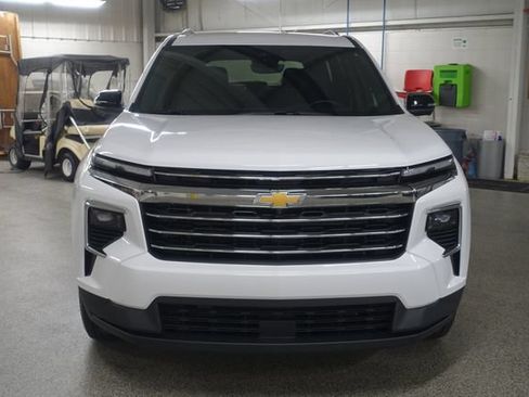 Used 2026 Chevrolet Traverse LT w/ Driver Confidence Package FWD image 2