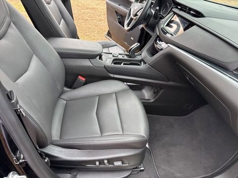 Used 2025 Cadillac XT5 Premium Luxury image 32