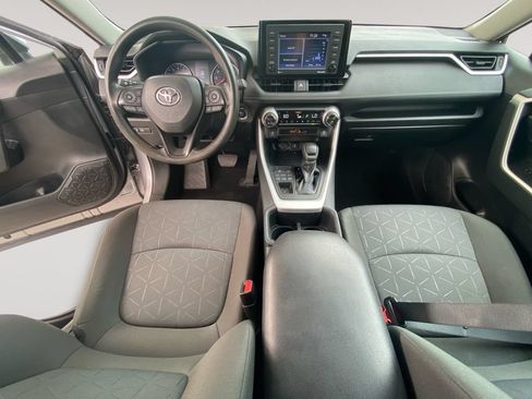 Used 2022 Toyota RAV4 XLE AWD/4WD image 10