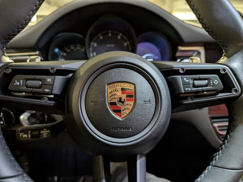 Used 2025 Porsche Macan image 29