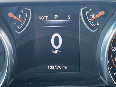 Used 2018 Jeep Wrangler Unlimited Sport S AWD/4WD image 34
