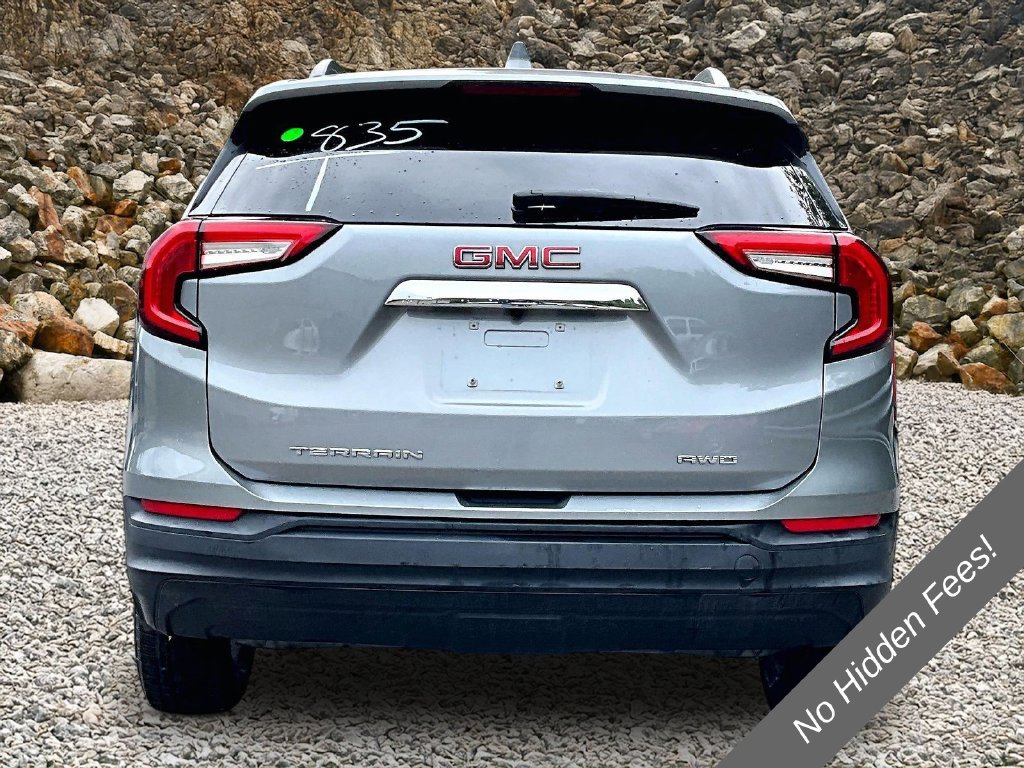 Used 2023 GMC Terrain SLE w/ Driver Convenience Package AWD/4WD image 4