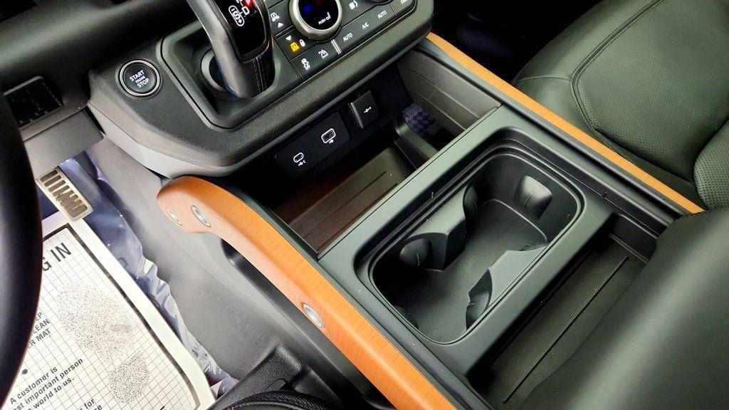 Used 2023 Land Rover Defender 110 X AWD/4WD image 17