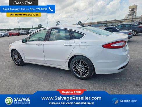 Used 2015 Ford Fusion SE w/ Equipment Group 202A FWD image 3