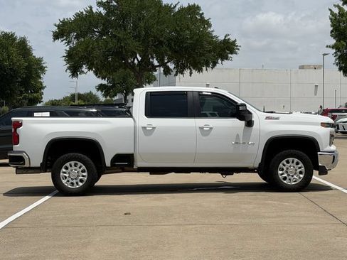 Used 2024 Chevrolet Silverado 2500 LT AWD/4WD image 3