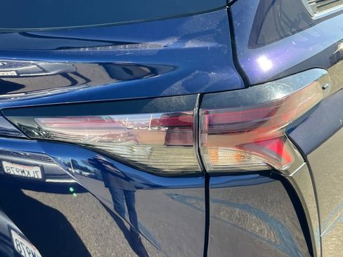 Certified 2023 Toyota Sienna LE FWD image 18