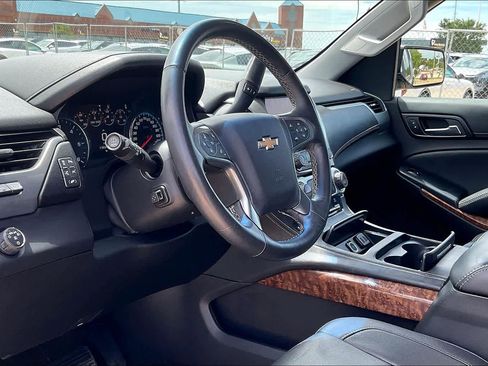 Used 2016 Chevrolet Suburban LTZ RWD image 2