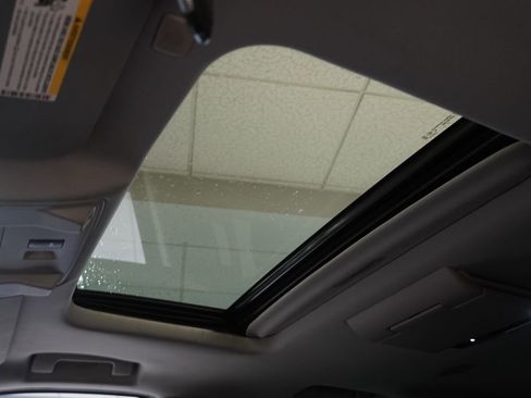 Used 2019 Cadillac Escalade ESV Luxury image 4