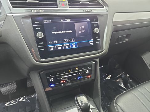 Certified 2022 Volkswagen Tiguan SE image 20