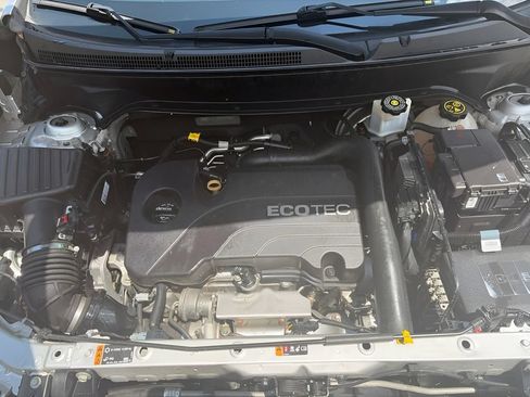 Used 2019 Chevrolet Equinox LS FWD image 9