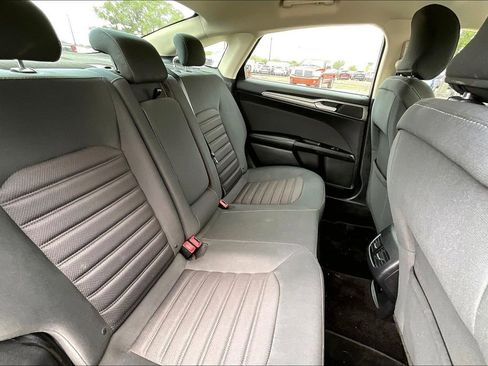 Used 2017 Ford Fusion SE w/ Fusion SE Technology Package FWD image 22