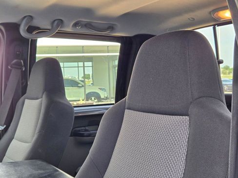 Used 2005 Ford F250 XL AWD/4WD image 11
