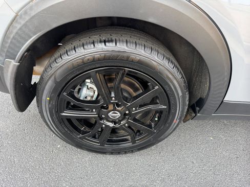 Used 2021 Nissan Kicks SR w/ SR Premium Package image 25