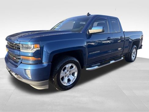 Used 2018 Chevrolet Silverado 1500 LT w/ All Star Edition image 2