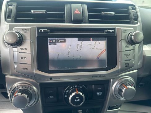 Used 2017 Toyota 4Runner SR5 AWD/4WD image 18