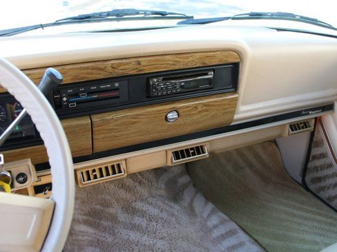 Used 1990 Jeep Grand Wagoneer image 58