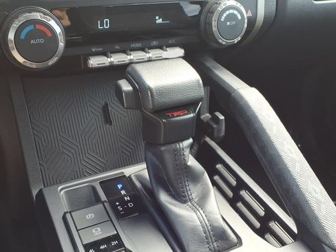 Used 2024 Toyota Tacoma 4x4 Double Cab image 23