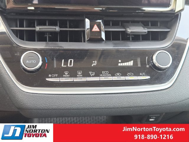 Used 2025 Toyota Corolla LE FWD image 20