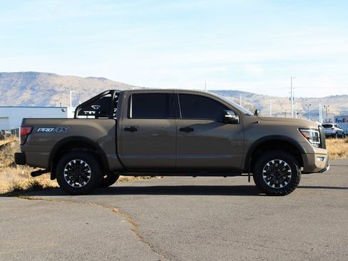 Used 2021 Nissan Titan PRO-4X w/ Pro-4x Convenience Package image 7