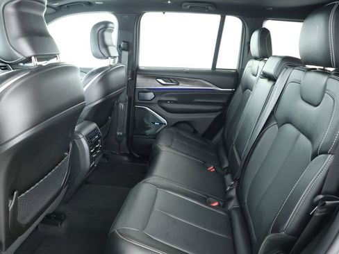 Used 2023 Jeep Grand Cherokee Overland w/ Luxury Tech Group IV image 20