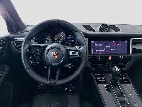 Certified 2026 Porsche Macan AWD/4WD image 25