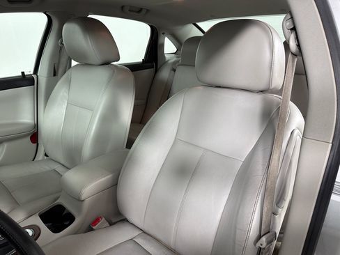 Used 2011 Chevrolet Impala LT w/ Luxury Edition Package FWD image 12