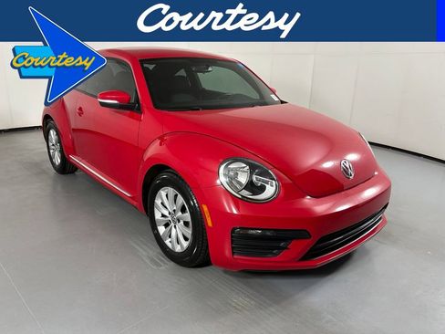 Used 2019 Volkswagen Beetle 2.0T S FWD image 1