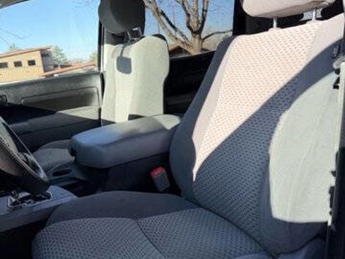 Used 2010 Toyota Tundra 4x4 CrewMax image 13