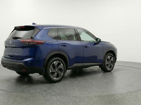 Used 2025 Nissan Rogue SV image 9