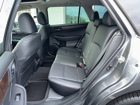 Used 2018 Subaru Outback 2.5i Limited image 32