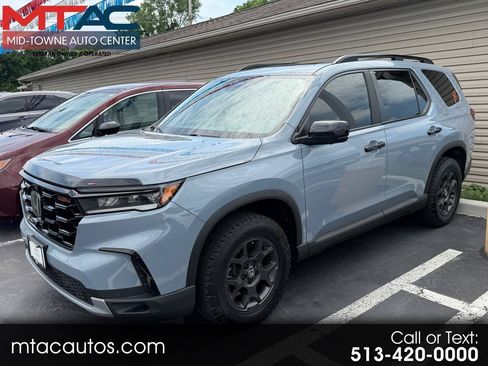 Used 2023 Honda Pilot TrailSport image 1
