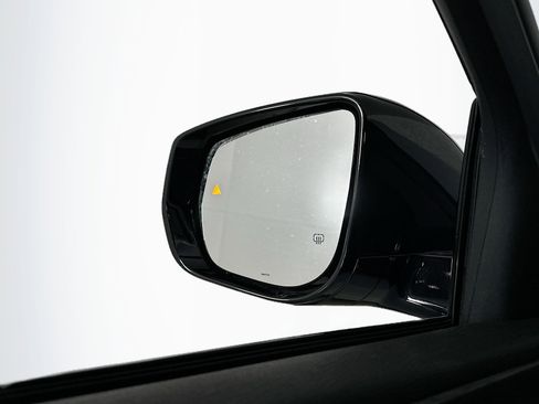 Used 2023 Jeep Grand Cherokee Limited w/ Black Appearance Package image 16