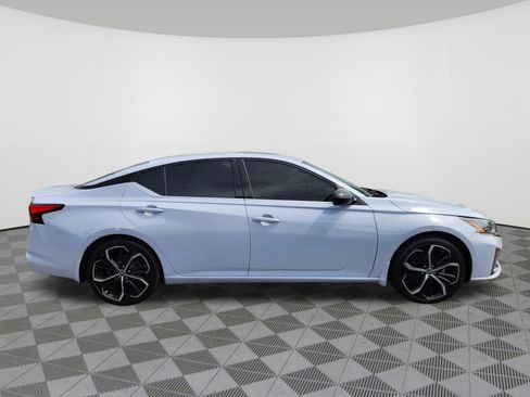 Certified 2023 Nissan Altima 2.5 SR w/ SR Premium Package FWD image 6