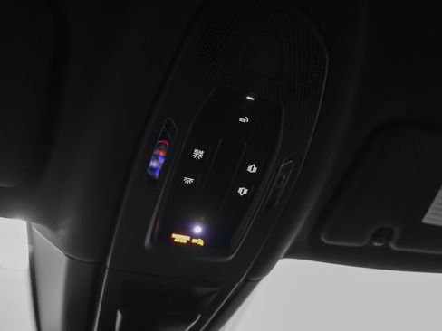 Certified 2024 Porsche Cayenne Coupe AWD/4WD image 36