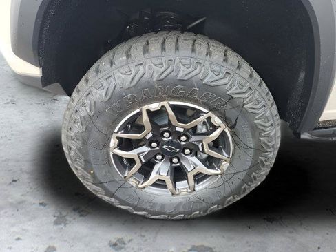 New 2026 Chevrolet Colorado ZR2 AWD/4WD image 7
