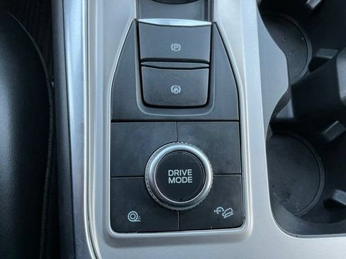 Used 2023 Ford Explorer XLT w/ Equipment Group 202A AWD/4WD image 32